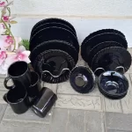 24pcs round black kitchen dinner set.